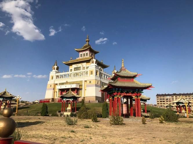 В краю цветущих лотосов: от Астрахани до Эльтона