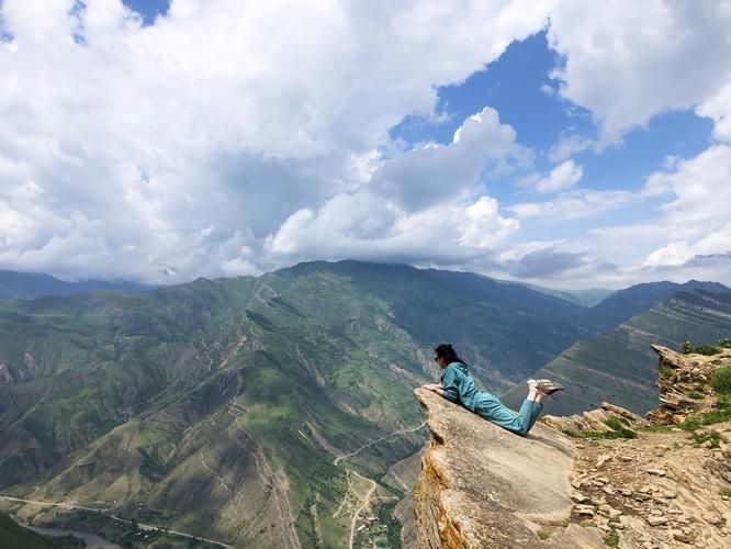 Восхождение на Эльбрус с южной стороны — где каждый шаг вплетается в ткань небес