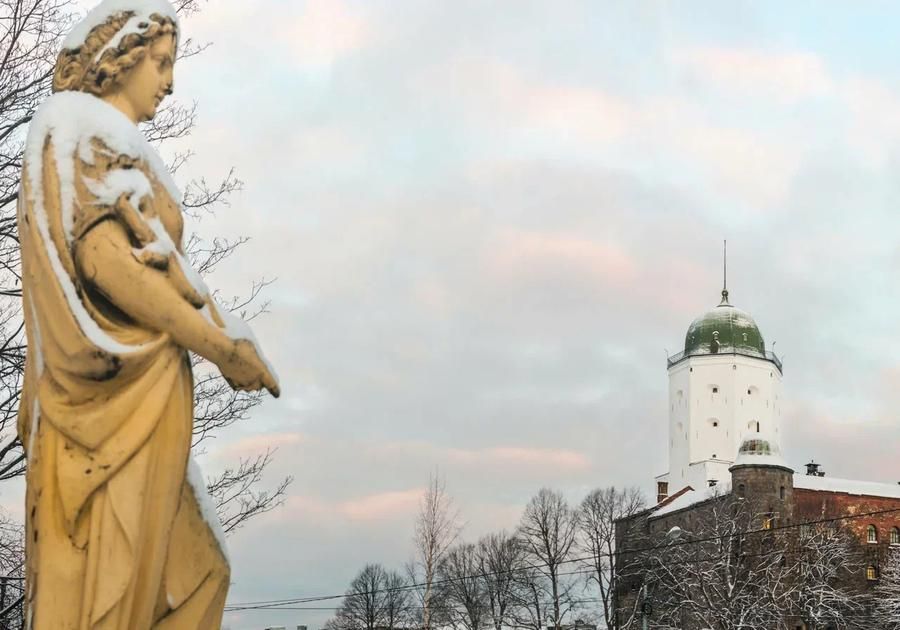 Выборг в Рождество: средневековая атмосфера и зимние чудеса