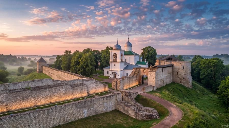Псков: сквозь века и легенды