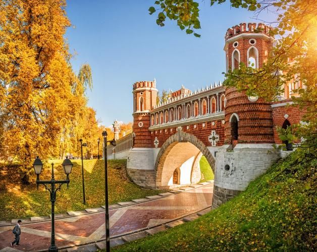 Старое и новое: диалог в архитектуре города 4 дня