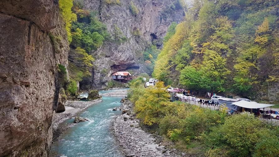 Кавказский калейдоскоп: культура, природа, гостеприимство