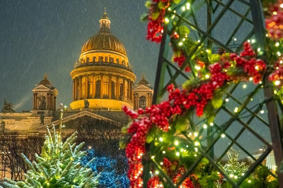 Выборг в Рождество: средневековая атмосфера и зимние чудеса